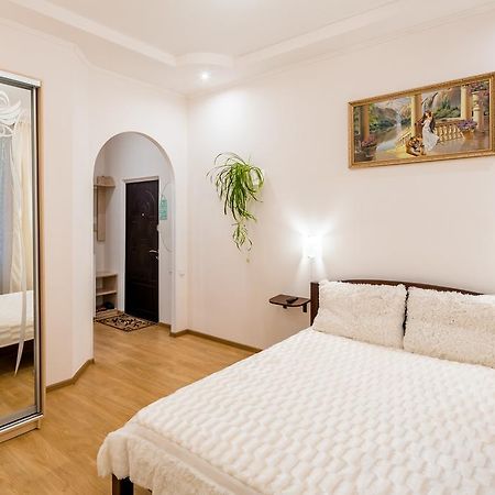 Apartment On Khmelnytskogo Street Lvov Exteriér fotografie