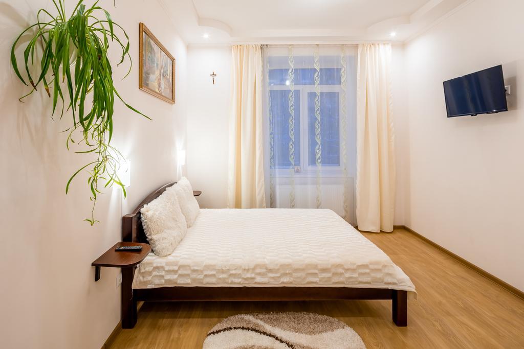 Apartment On Khmelnytskogo Street Lvov Exteriér fotografie